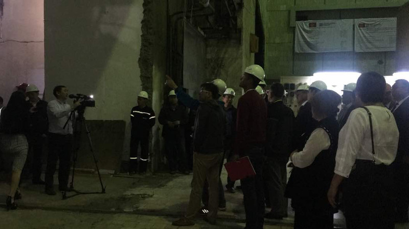 Фото &mdash; Депутаты провели заседание на Токтогульской ГЭС &mdash; Tazabek