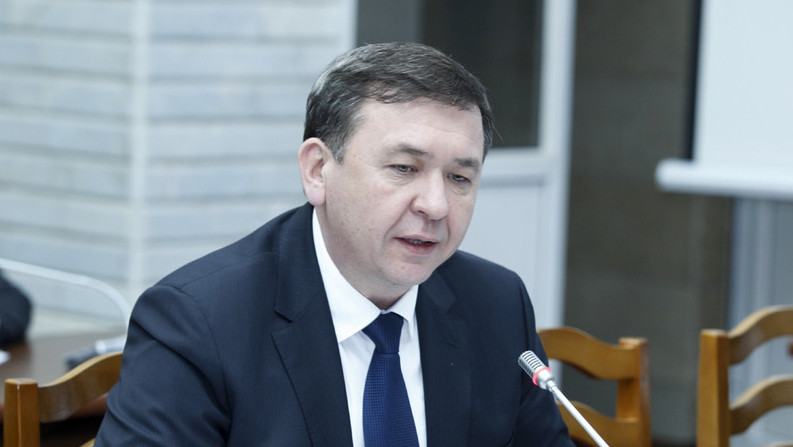 В парламенте озабочены девальвацией сома &mdash; Tazabek