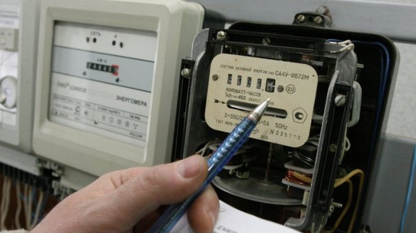 Депутат: Почему подключение к трехфазной электроэнергии идет от 35 тыс. сомов и в регионах цены разнятся? &mdash; Tazabek