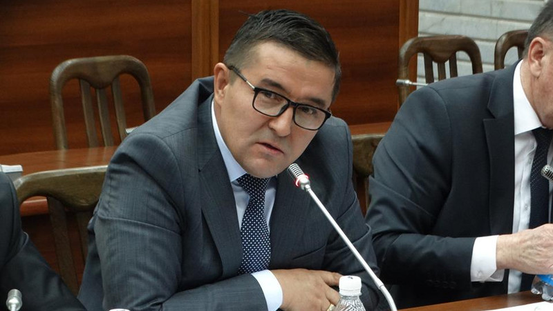 Депутат о росте контрабанды после вхождения в ЕАЭС: Посмотрите на железнодорожный вокзал &mdash; там пусто, а раньше ежемесячно 200-300 вагонов груза ввозилось &mdash; Tazabek