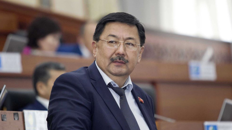 В сфере оборота лекарственных средств сидят монополисты и лоббируют идеи, - депутат &mdash; Tazabek