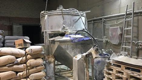 В Санкт-Петербурге выявлен склад, куда поставлялась запрещенная белорусская продукция, по документам следующая в Кыргызстан &mdash; Tazabek