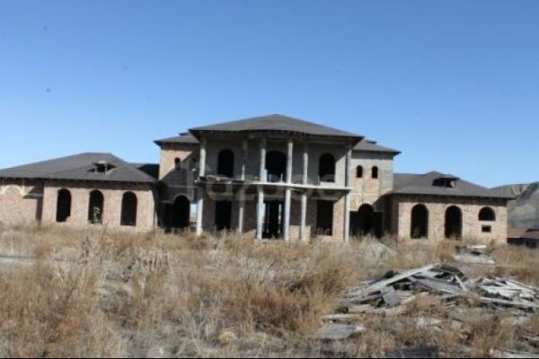 Аукцион по продаже VIP-коттеджей возле резиденции &laquo;Ала-Арча&raquo; в пятый раз признан несостоявшимся из-за отсутствия заявок &mdash; Tazabek