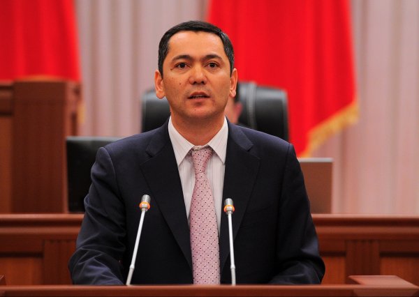 Депутат О.Бабанов: В 2015 году в энергосекторе собрано 12 млрд сомов, это всего 9% от потенциала страны &mdash; Tazabek