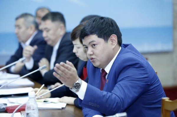 Депутат А.Жунус уулу заявил, что стоимость транзита Интернета от России до Кордая (РК) стоит $16, а от Кордая до Бишкека &ndash; $6 &mdash; Tazabek