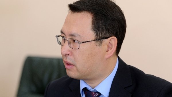 Комитет ЖК по бюджету и финансам разрешил Финполу использовать 10 млн сомов для стимулирования работы сотрудников &mdash; Tazabek