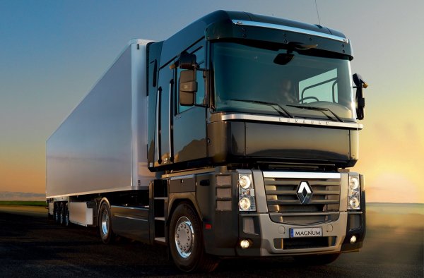 Финполиция задержала автомашину Renault Magnum с 37 тыс. литрами ГСМ без документов и пломбы Налоговой службы &mdash; Tazabek