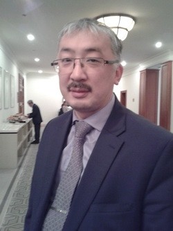 Средняя зарплата работников Госпромэнергонедр составляет 6-8 тыс. сомов, - зампредседателя У.Рыскулов &mdash; Tazabek