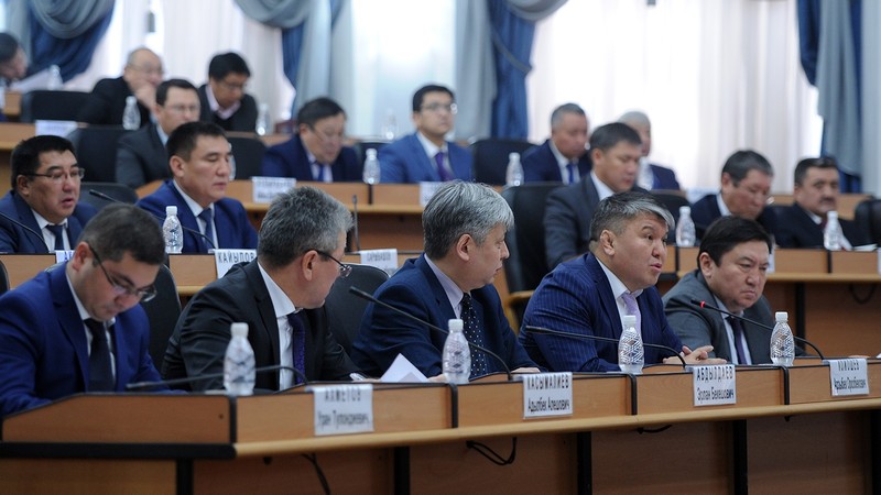 Кыргызстанцы больше всего не доверяют 5 госорганам: Кто вошел в список? &mdash; Tazabek