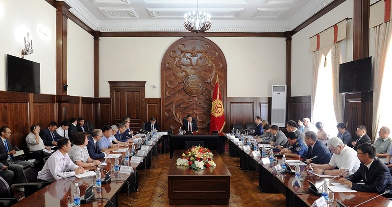 Премьер С.Жээнбеков потребовал объяснить бизнесменам суть техрегламентов ЕАЭС, вступающих в силу 12 августа 2017 года &mdash; Tazabek