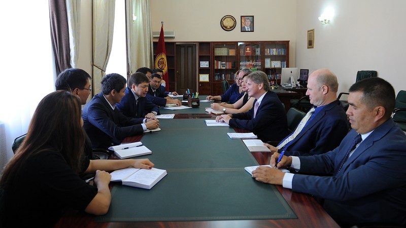 Правительство планирует в течение 3 лет внедрить Интернет связь в селах &mdash; Tazabek