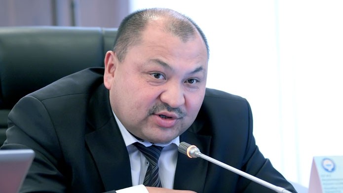 До нас доходит информация, что некоторые растаможивают товары не по единым коэффициентам, - депутат главе ГТС &mdash; Tazabek