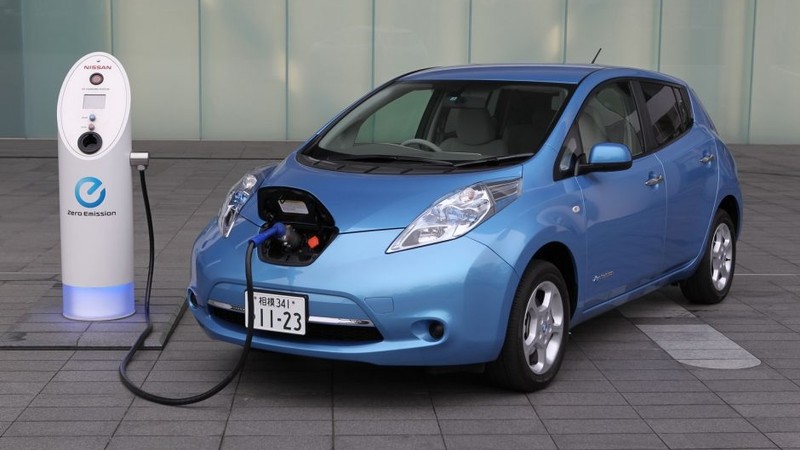 Электромобили в КР: Быть ли электрокарам на дорогах страны или 4 Nissan Leaf и Tesla удержат &laquo;монополию&raquo;? (обзор) &mdash; Tazabek