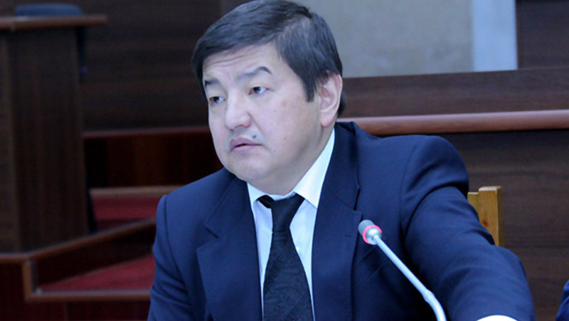 Депутат рекомендовал правительству снять с должности директора Агентства по продвижению и защите инвестиций Э.Момункулова — Tazabek