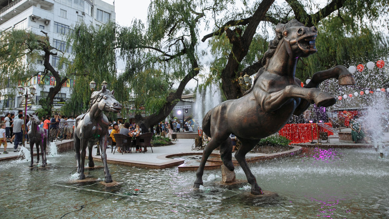 PR: ЦУМ &laquo;Айчурек&raquo;: Мы ведем постоянную работу по улучшению территории торгового центра &mdash; Tazabek