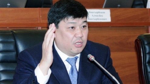 В КР плохое состояние внутренних авиарейсов &mdash; авиадепартамент не работает, - депутат &mdash; Tazabek