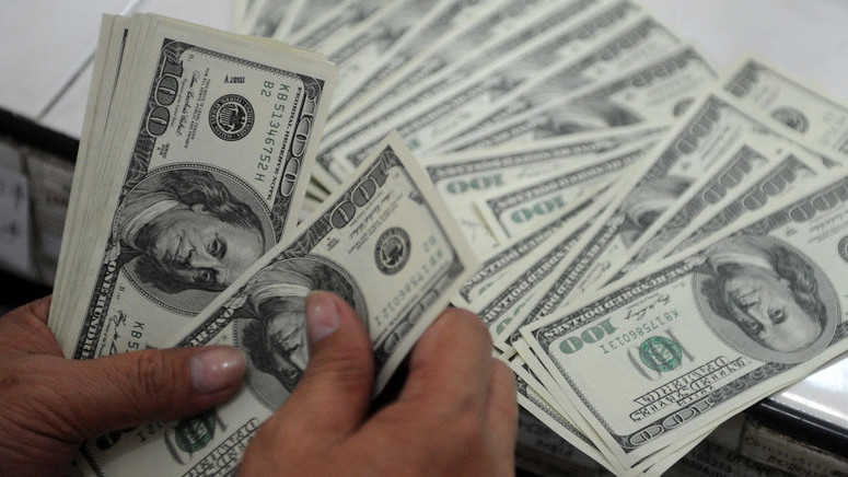 Нацбанк попытался  сдержать обвал сома, выйдя второй раз за неделю с интервенцией в $12,9 млн &mdash; Tazabek