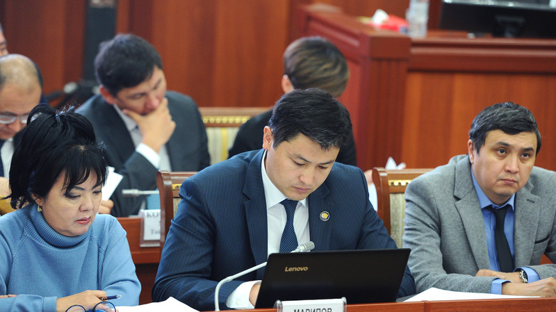 По материалам Счетной палатой на 594 млн сомов, направленных в правоохранительные органы, восстановлено 7 млн сомов, - У.Марипов &mdash; Tazabek