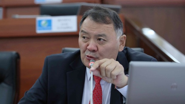 Депутат о рынке &laquo;Дордой&raquo;: Никогда такого не было, чтобы посреди рынка стояло помещение для растаможки, его надо перенести &mdash; Tazabek