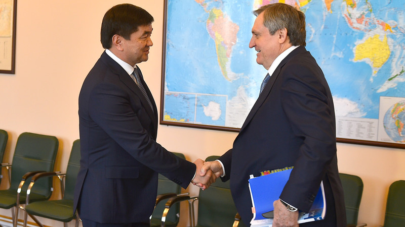 Премьер М.Абылгазиев встретился с главой &laquo;Русгидро&raquo; Н.Шульгиновым &mdash; Tazabek