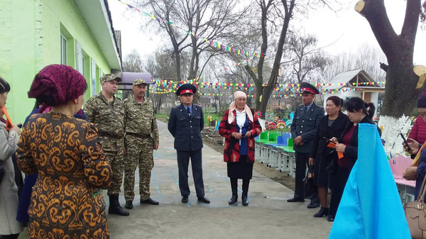 Аравандагы бала бакчалардын жетекчилери өзгөчө кырдаалдардын алдын алуу маселесин талкуулашты (сүрөт)