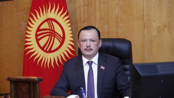 Депутат У.Примов предложил правительству рассмотреть принятие мер в отношении руководства ГП &laquo;КТЖ&raquo; из-за ситуации с простаивавшими в Узбекистане вагонами &mdash; Tazabek