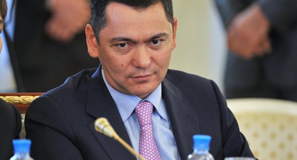 Депутат О.Бабанов о тендере на покупку швейцарских часов: Таможенники, вы сами не можете скинуться и купить их? Вы же носите часы за $100 тыс. &mdash; Tazabek