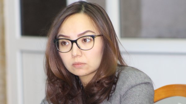 Покупатели жалуются, что продавцы не возвращают НсП при оплате товара картой, - депутат А.Мамашова &mdash; Tazabek