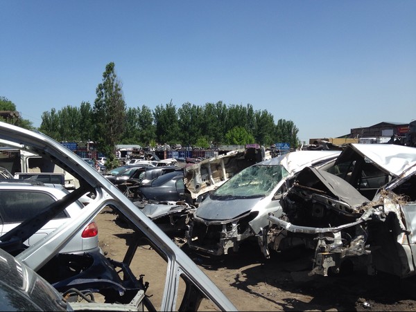 Рынок автозапчастей в Бишкеке: Кладбище старых авто или перспективная бизнес-ниша? &mdash; Tazabek