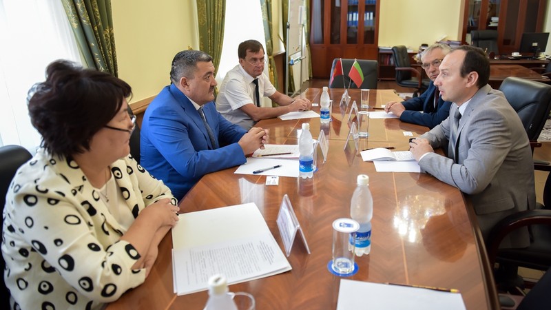 Мэр Бишкека А.Ибраимов и посол Беларуси в КР обсудили торгово-экономические вопросы &mdash; Tazabek