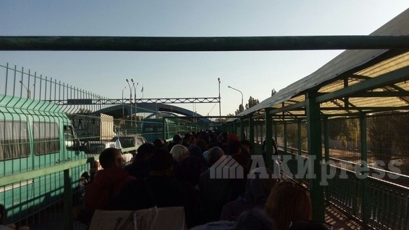 Предприниматели беспокоятся за простой скоропортящихся грузов на казахско-кыргызской границе &mdash; Tazabek