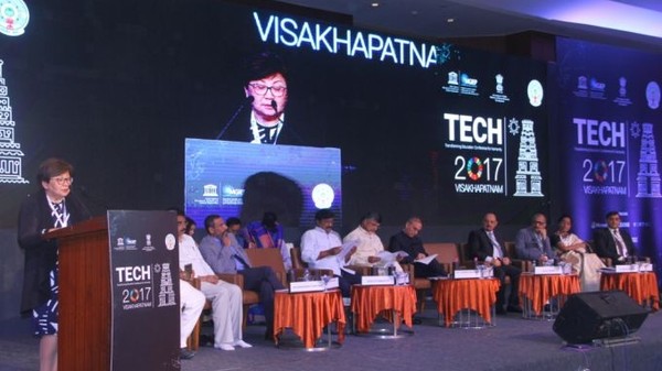 Р.Отунбаева от имени ЮНЕСКО в Индии выступила на международной конференции по цифровой педагогике