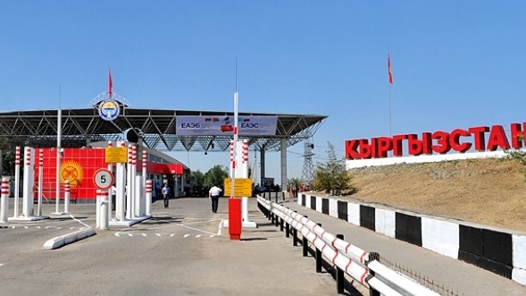 Кыргызстан уменьшил вывоз в Казахстан пластмассовой тары в 2 раза и сушеных фруктов на 34% &mdash; Tazabek