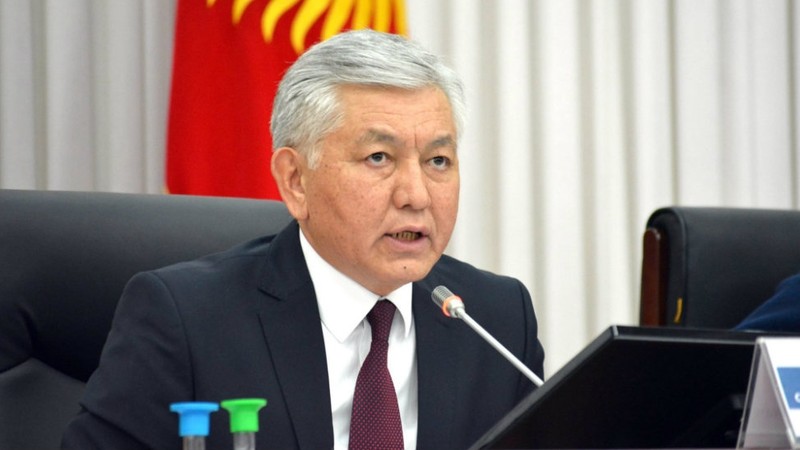 У всех на бизнес потребительский взгляд, начиная от местных органов власти до верхушки создают препоны, - депутат И.Омуркулов &mdash; Tazabek