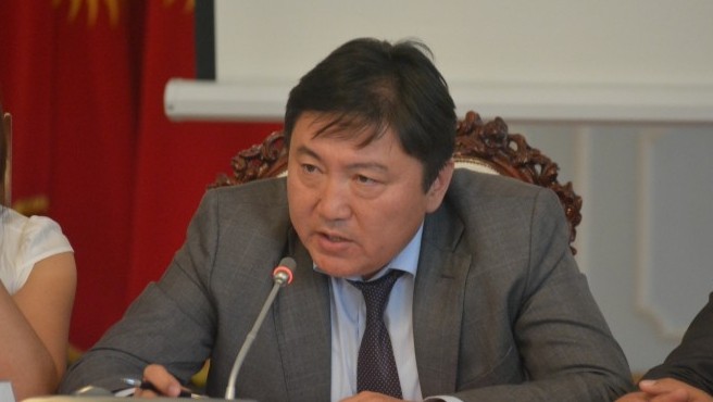 Основная причина затягивания проекта дороги Маданият&mdash;Жалал-Абад и проведения тендерных процедур &mdash; у ЕАБР не было НПА по закупке товаров и услуг, - Э.Мамыркалиев &mdash; Tazabek