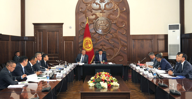 Банковские сервисы должны дойти до каждого села, - премьер &mdash; Tazabek