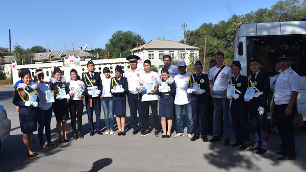 В Московском районе сотрудники УОБДД напомнили водителям о соблюдении ПДД и о том, что приближается учебный год (фото, видео)