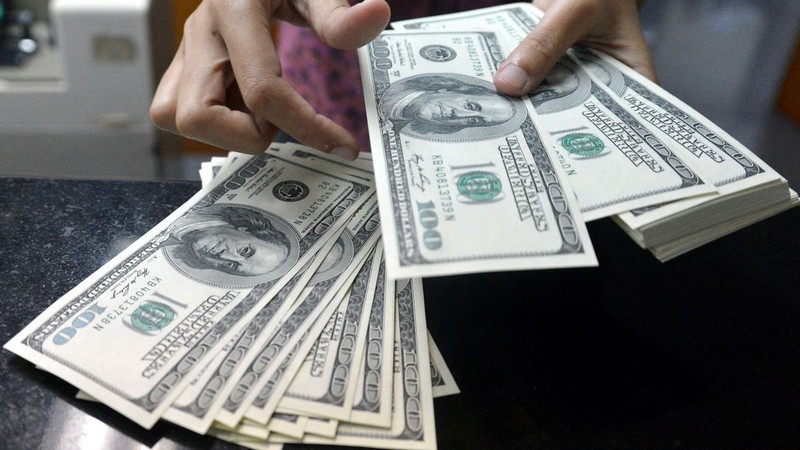 НБКР вчера продал $19,6 млн, чтобы поддержать курс сома &mdash; Tazabek