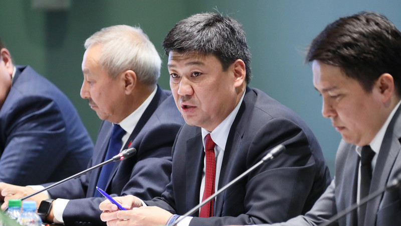 Депутат Б.Торобаев: $520 тыс. - это 1,5% от $40 млн кредитного проекта, тогда ставка Минтранса &mdash; 1,5%? &mdash; Tazabek