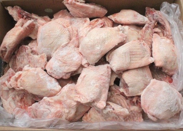 В КР запретили поставки американских окорочка, но они к нам попадают
через Казахстан, - предприниматель &mdash; Tazabek