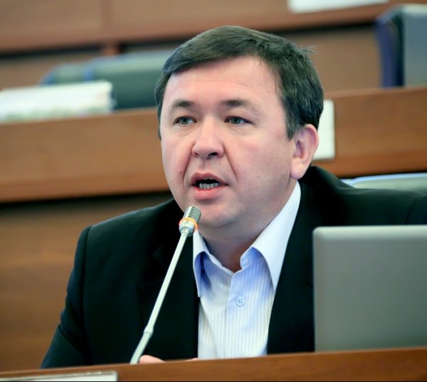 Депутат А.Арапбаев возмутился низкой оценочной стоимостью «СК Ресурс» и «Каприз» — Tazabek