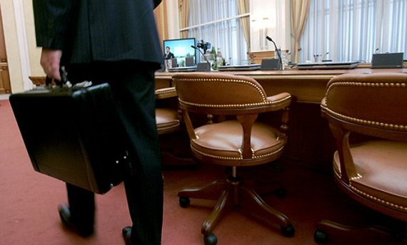 &laquo;Экономические кадровые перестановки за июнь&raquo;: Советником премьера стала экс-глава РКФР, а Фонд госимущества возглавил экс-министр финансов &mdash; Tazabek