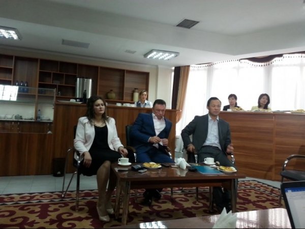 Депутат вступился за А.Касымалиева: Не стоит хоронить министра финансов за неисполнение бюджета, он только распределяет полученные средства &mdash; Tazabek