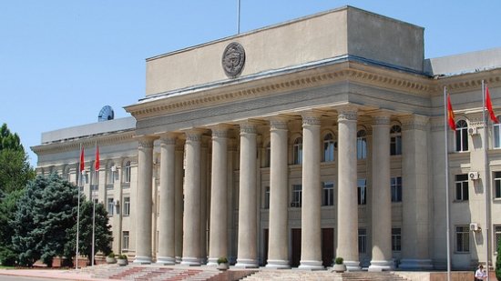 Сколько служебных машин может иметь Аппарат правительства? (лимит расхода топлива) &mdash; Tazabek