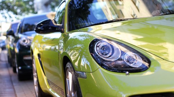 Автовладельцы с удовольствием будут платить налог на дорогие авто, - депутат А.Арапбаев (уточнено) &mdash; Tazabek