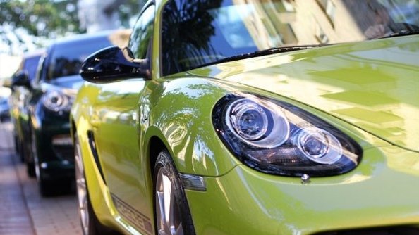 За 3 года объем ввезенных авто сократился в 6 раз, после повышения налога на транспорт импорт сократится в 10 раз, - депутат &mdash; Tazabek