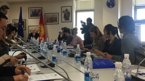 Ожидается, что А.Атамбаев попросит финансовую помощь для Кыргызстана от Евросоюза в ходе визита в Брюссель, - посол ЕС Ч.Монтис &mdash; Tazabek