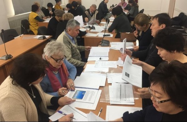 В МОиН провели экспертную оценку рукописей по естественно-математическим предметам