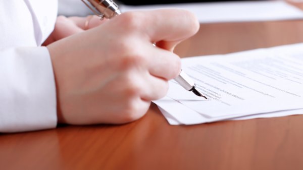 ГТС задержала гражданина, использовавшего поддельную таможенную декларацию на авто, ущерб государству составил 1,2 млн сомов &mdash; Tazabek