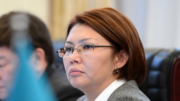 Сегодня на первом этаже здания на Ошском рынке полностью продаются золотые изделия, подлинные они или нет, один бог знает, - вице-спикер А.Омурбекова &mdash; Tazabek